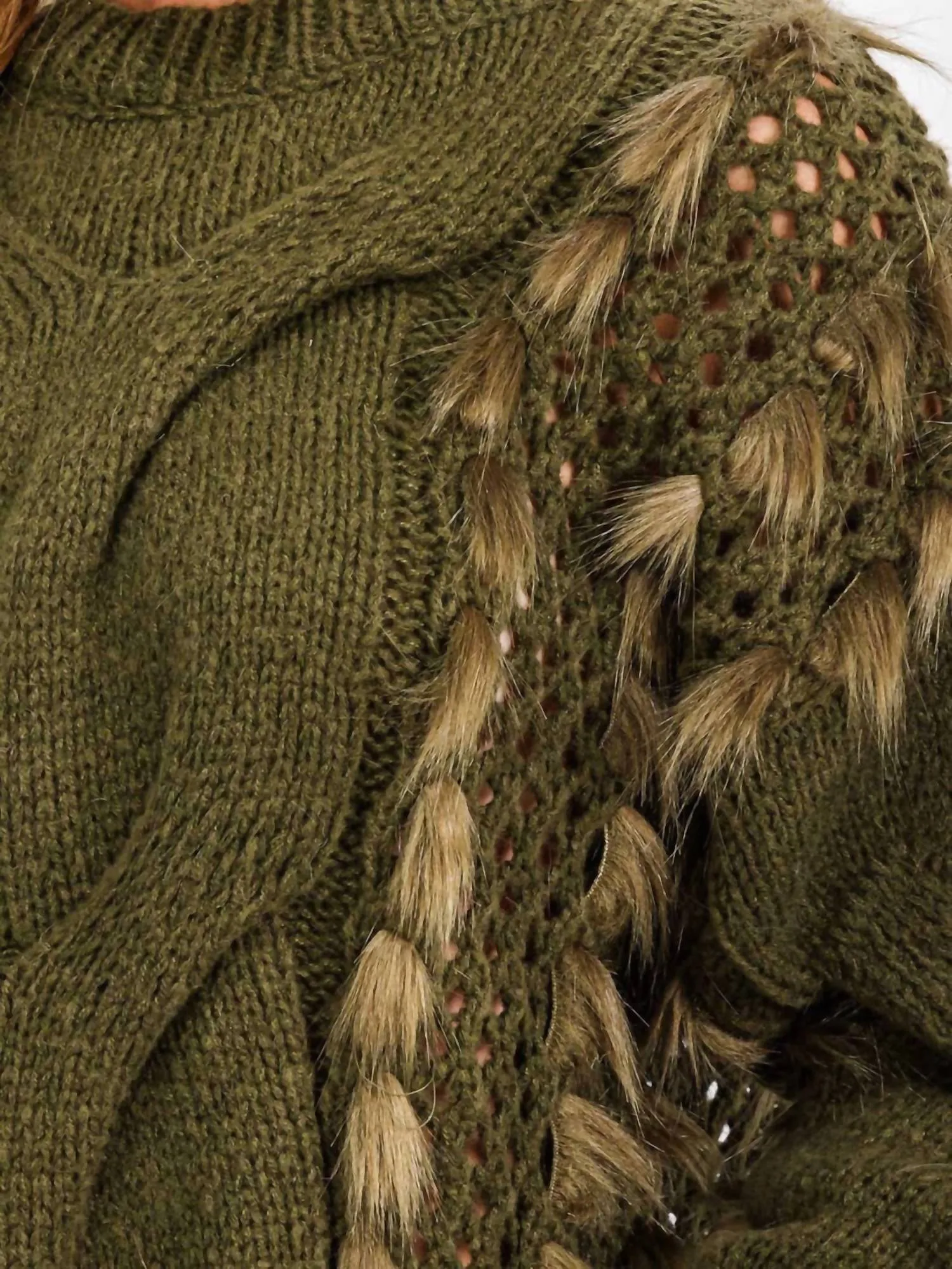 Cable Knit Pullover Sweater In Olive Green