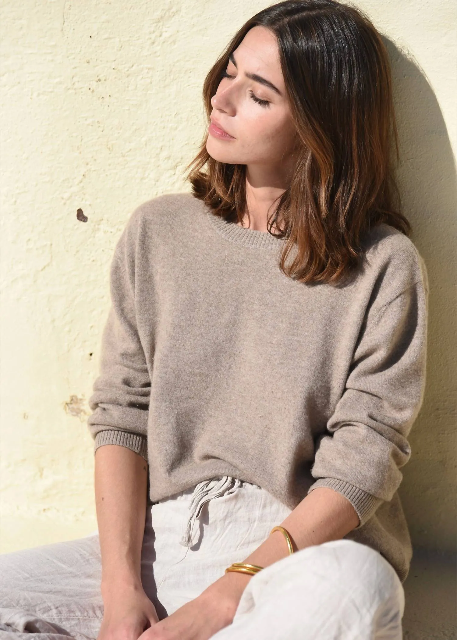 Cashmere Cove Crew Neck Sweater In Rye