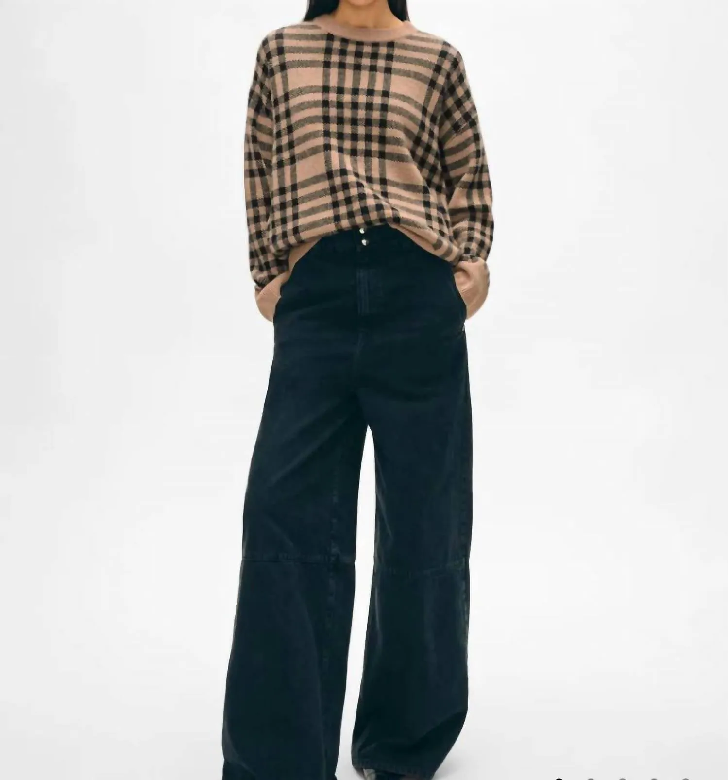 Cashmere Plaid Crewneck Sweater In Camel/black