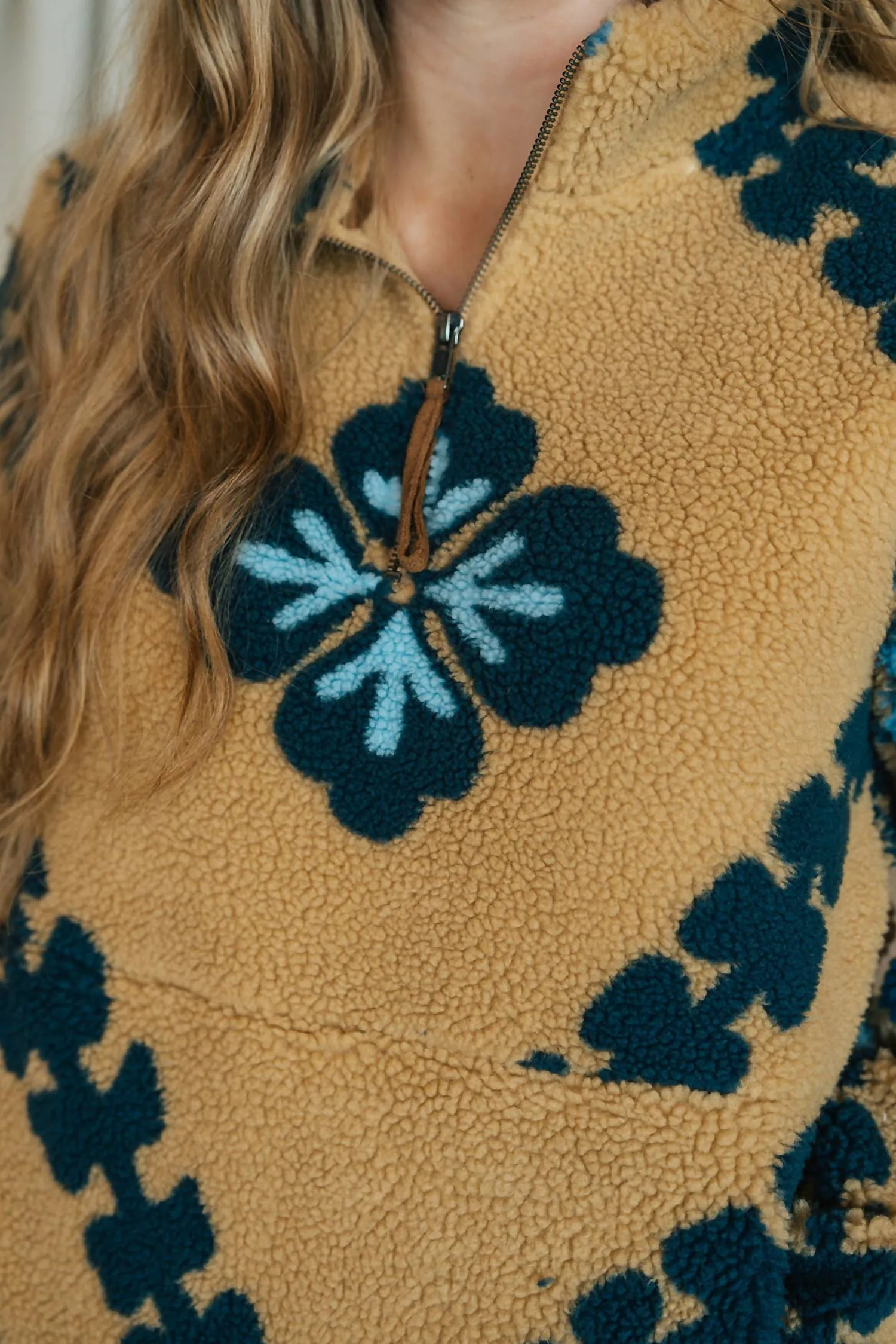 Fleece Pullover In Wheat