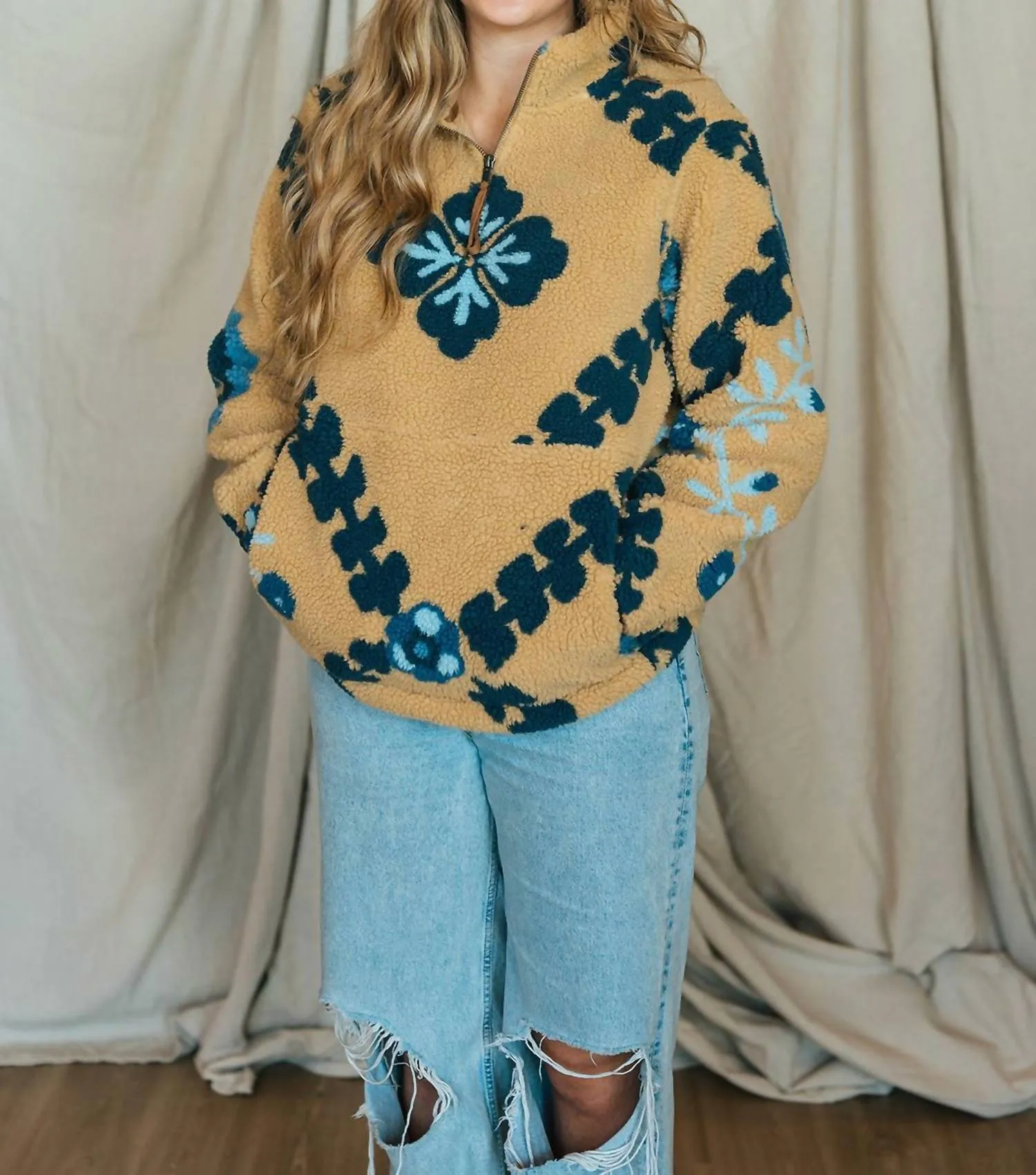 Fleece Pullover In Wheat