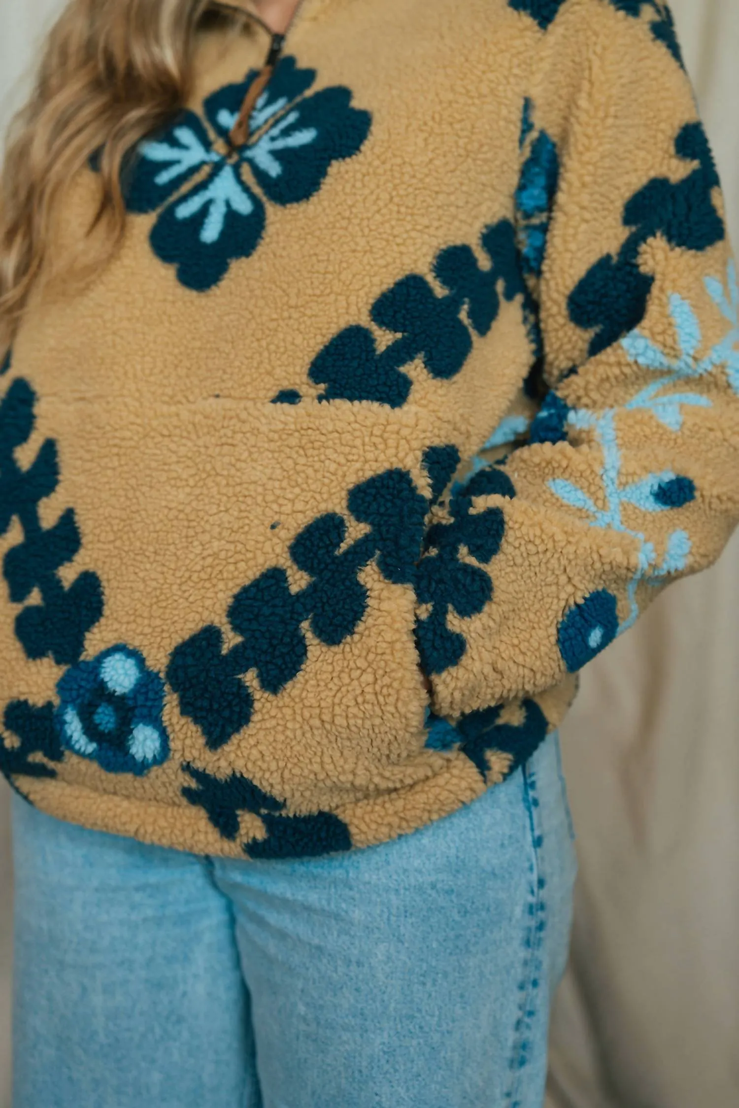 Fleece Pullover In Wheat