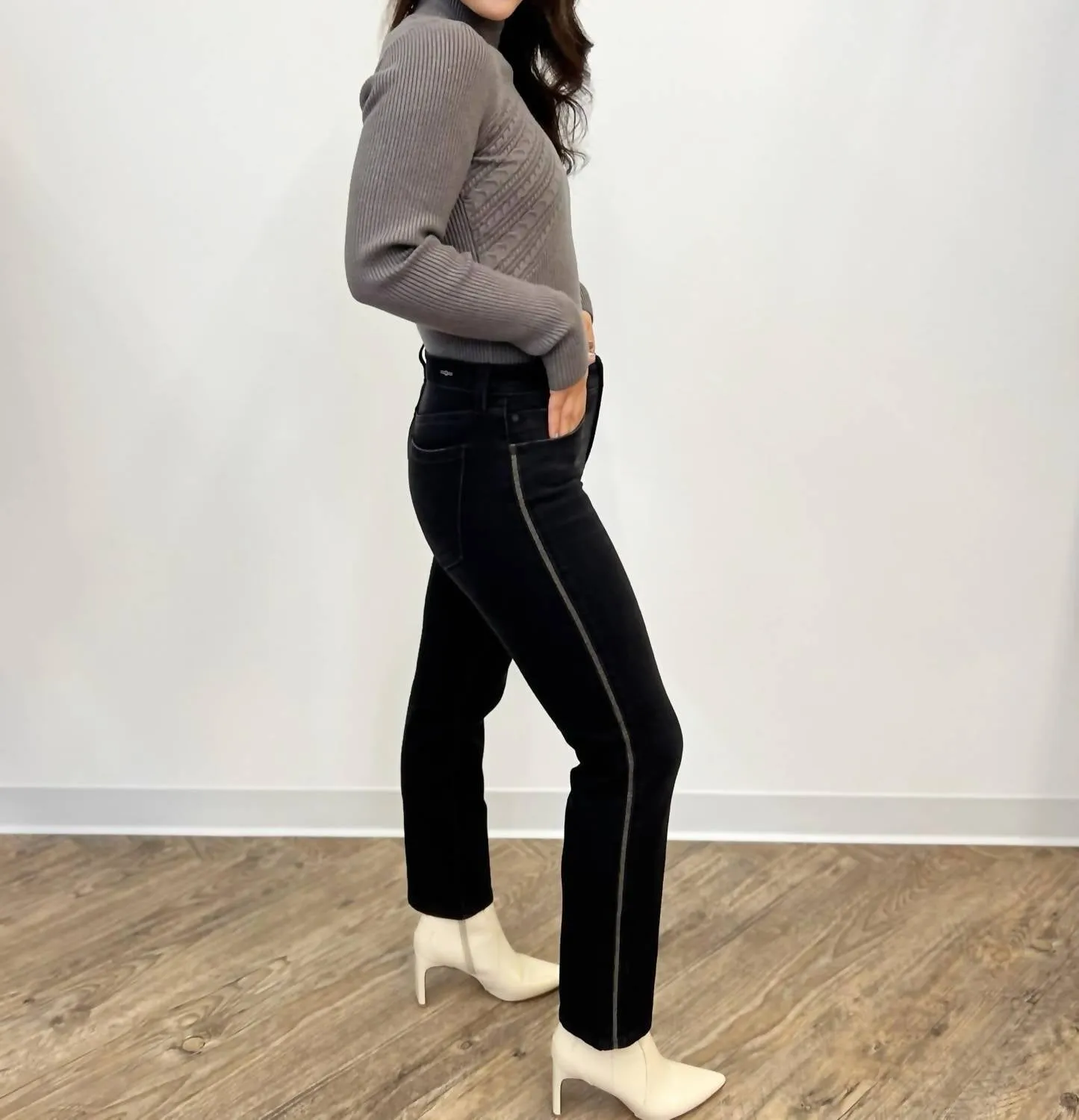 Kira Fitted Long Sleeve Sweater In Grey