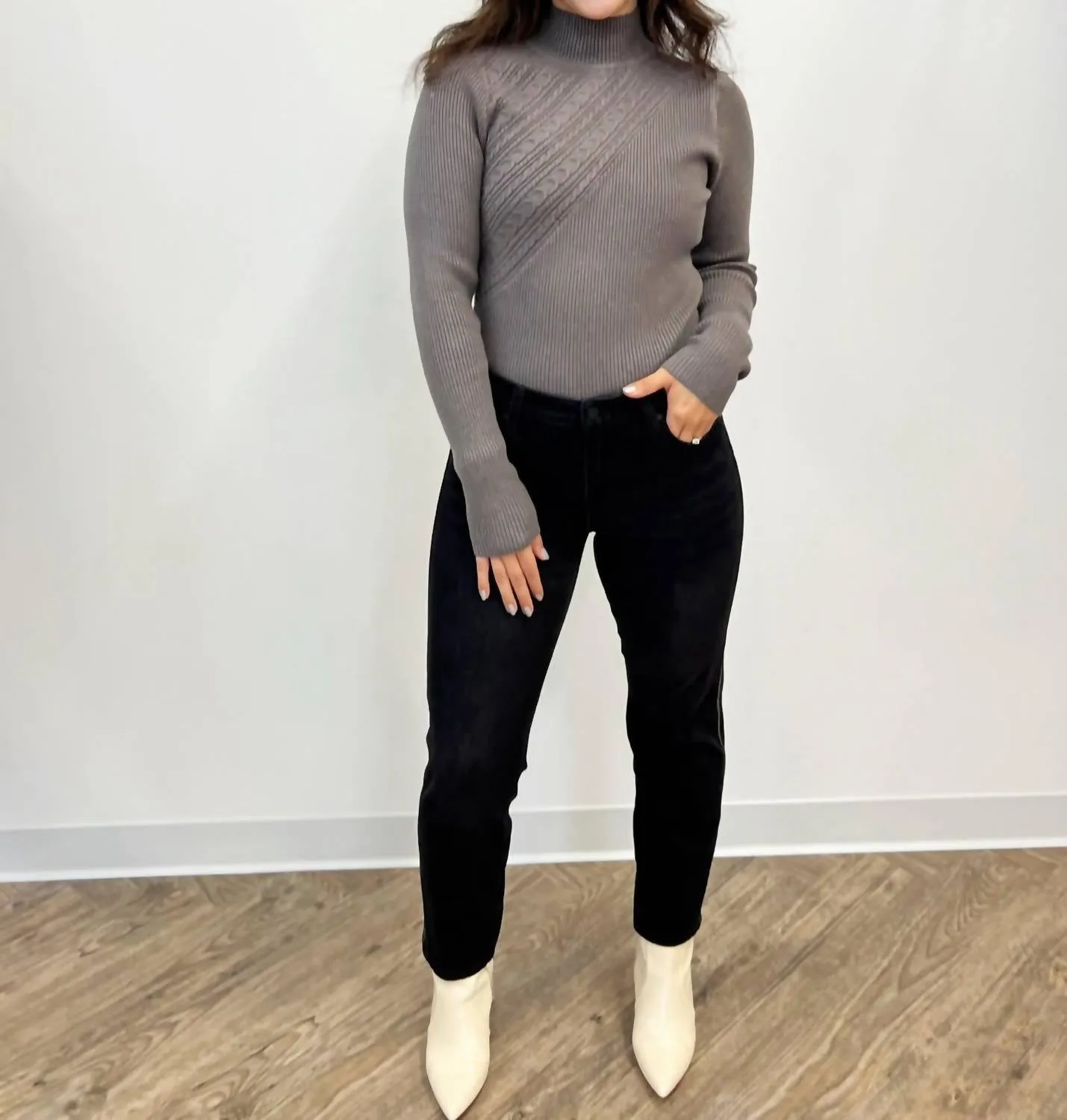 Kira Fitted Long Sleeve Sweater In Grey