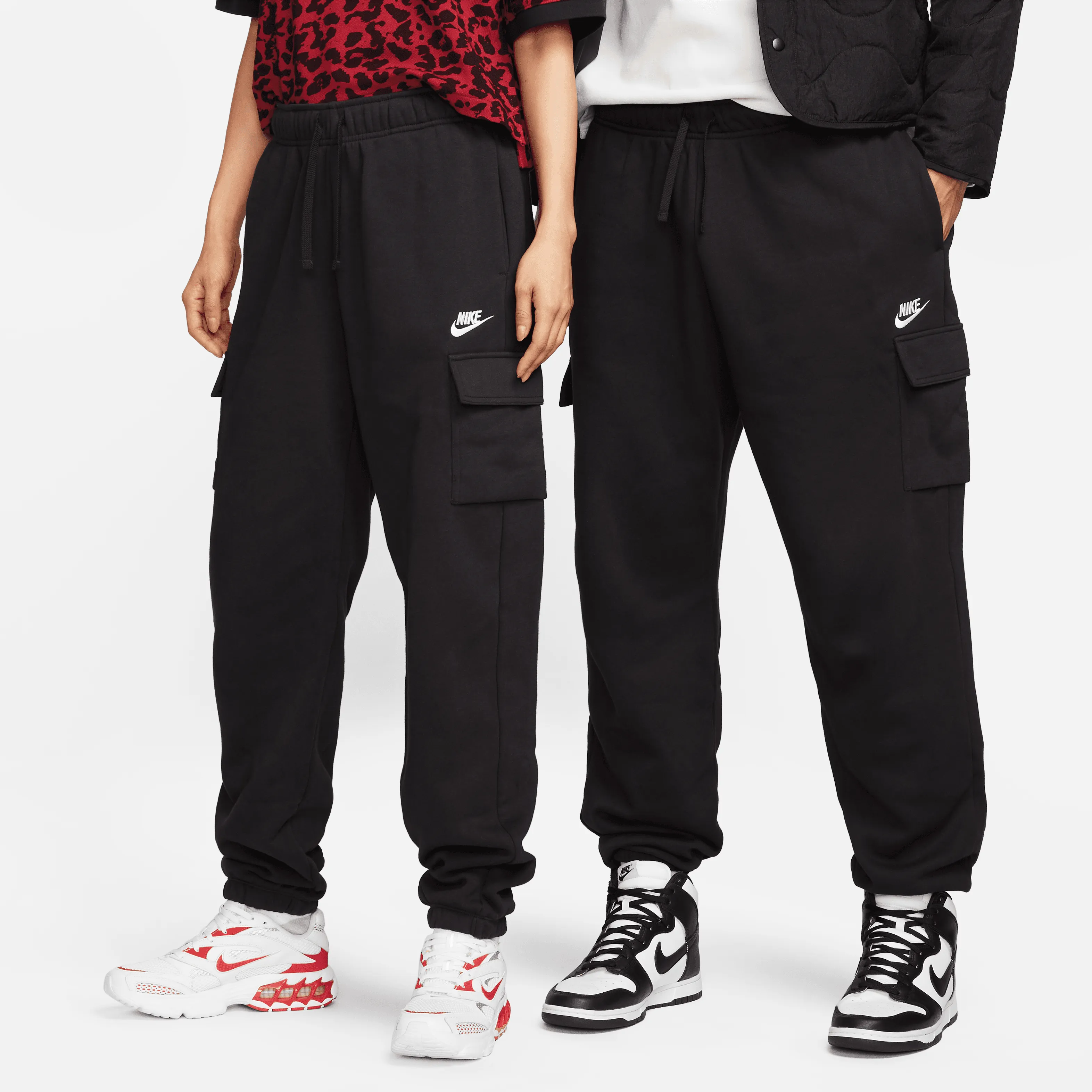 Nike - Men's Sweatpants,Women's Sweatpants,Jogger Sweatpants,Fleece Lined Sweatpants,Tapered Sweatpants Men,Custom Logo Sweatpants,Organic Cotton Sweatpants,Plus Size Women's Sweatpants Women - Club Fleece Cargo Sweatpant - Black/White