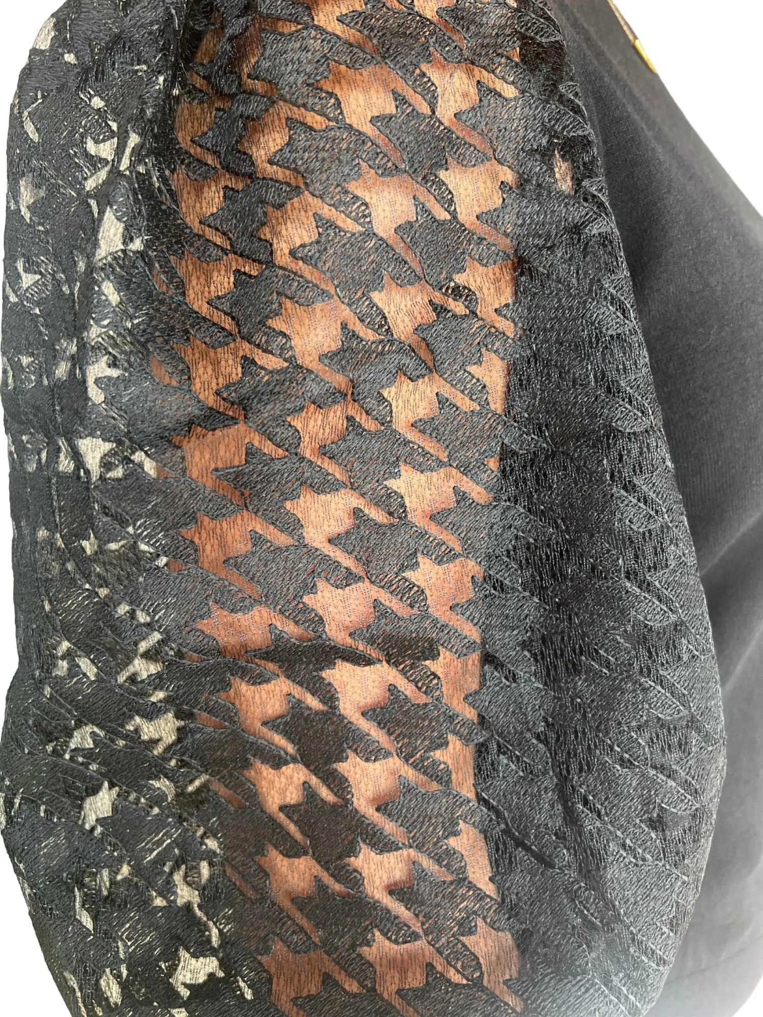 Pattern Sleeve Sweater In Black
