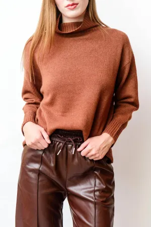 Pull Palace Turtleneck In Chocolate