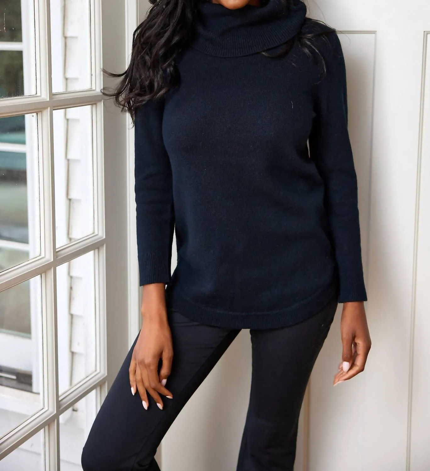 Rounded Hem Sweater In Black