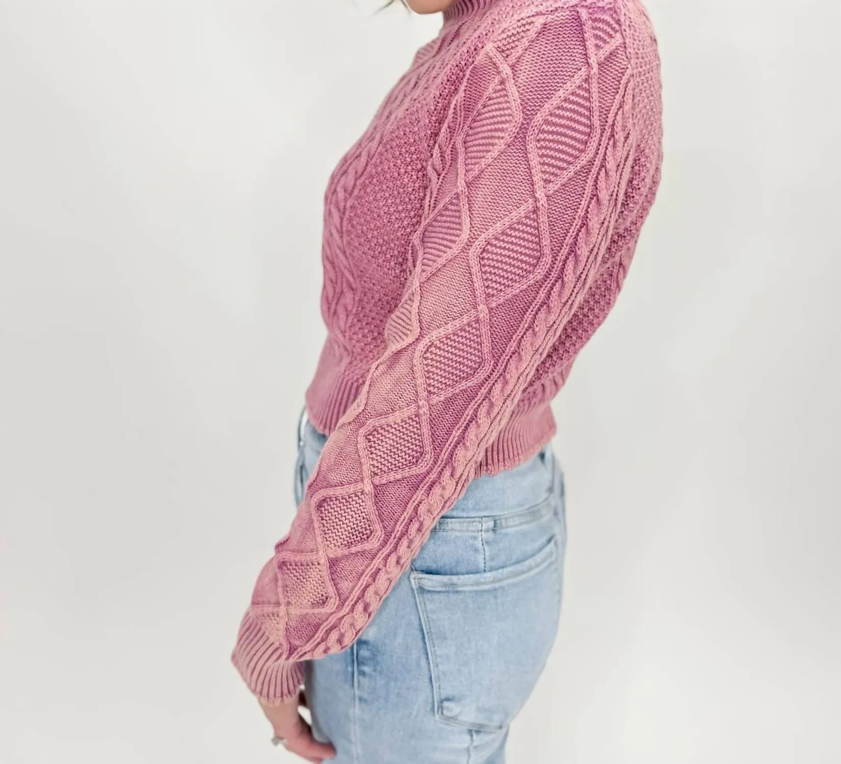 Shannon Cropped Sweater In Rose