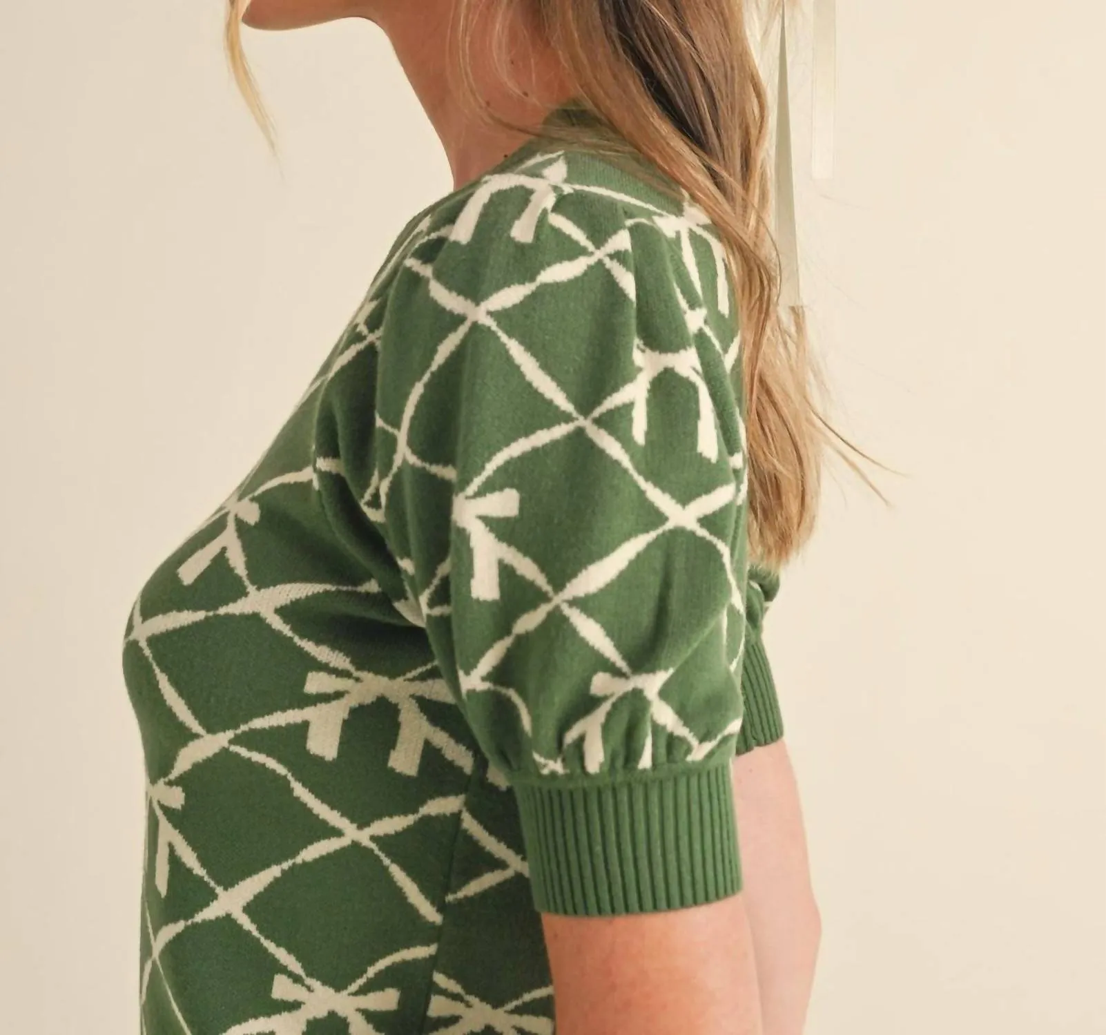Short Sleeve Bow Pattern Sweater In Olive