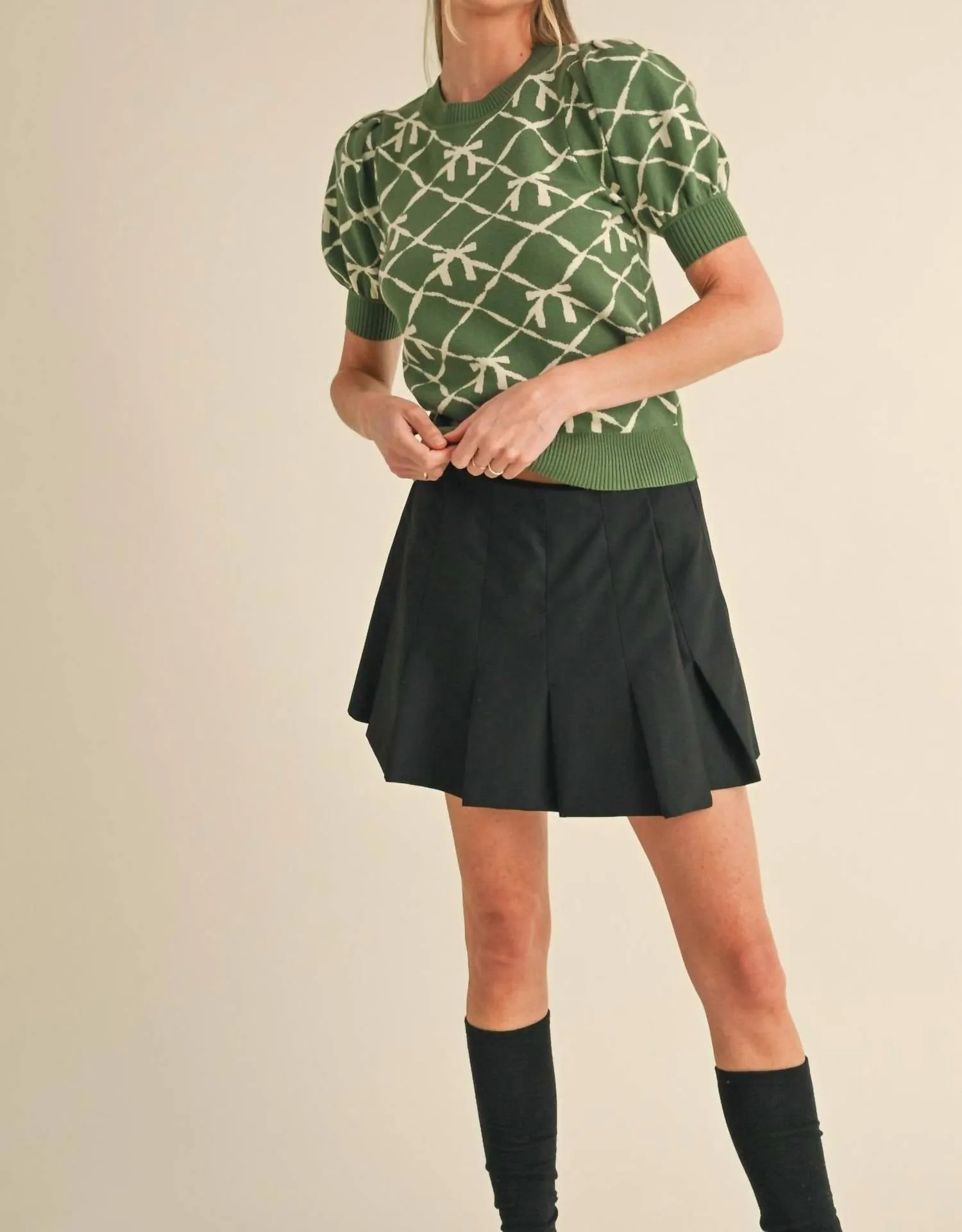 Short Sleeve Bow Pattern Sweater In Olive