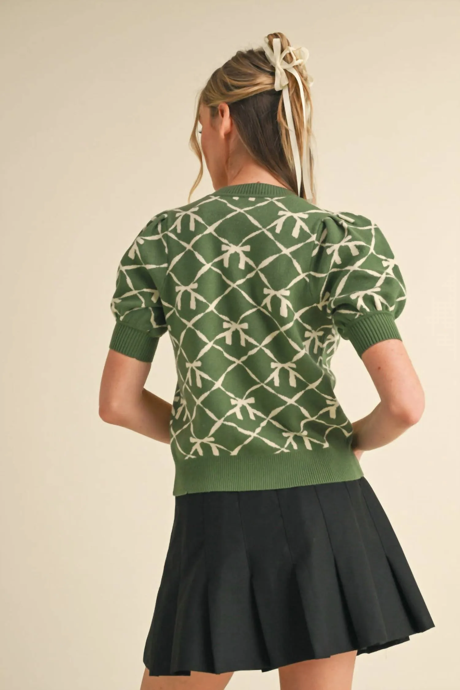 Short Sleeve Bow Pattern Sweater In Olive