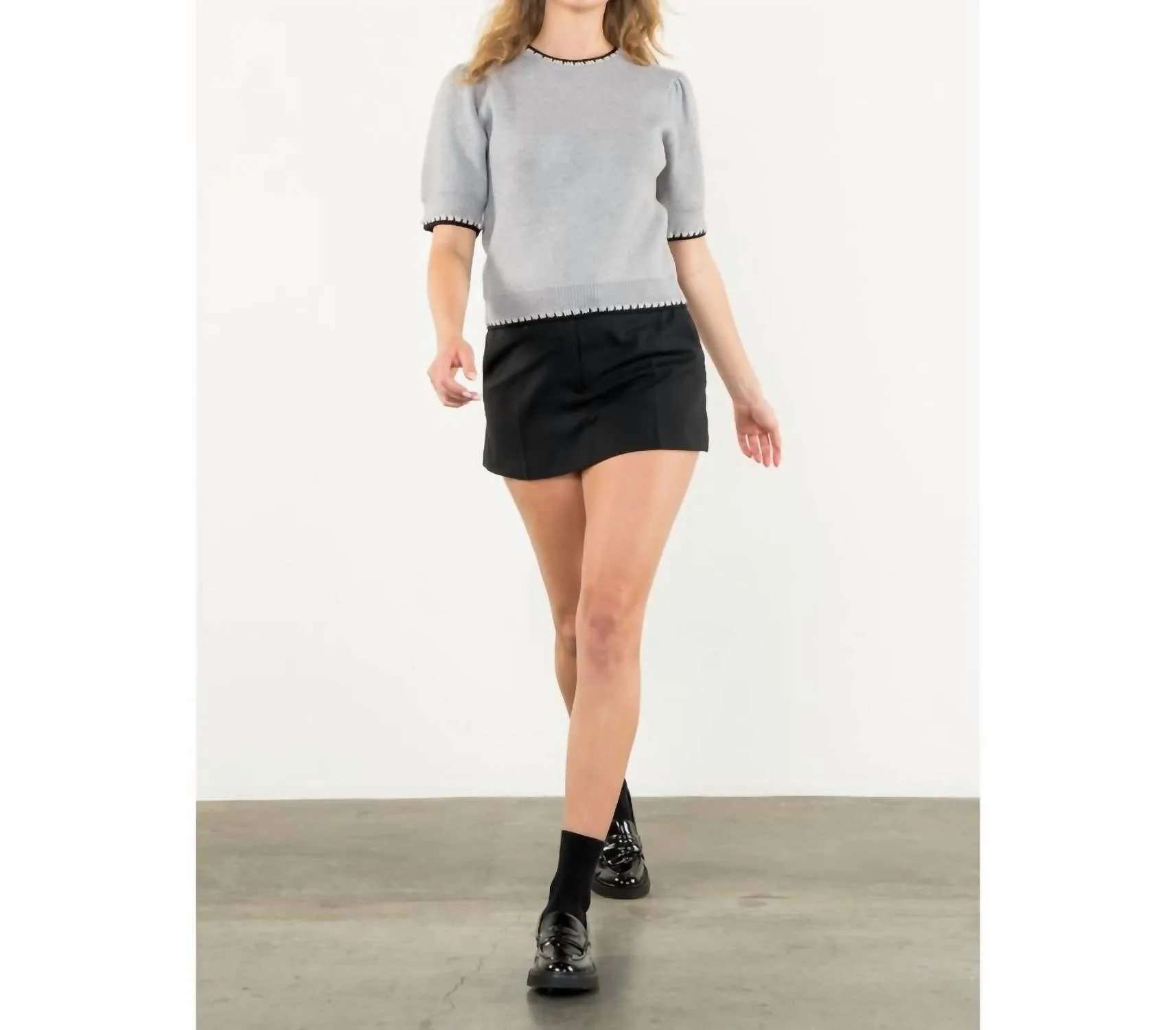 Short Sleeve Knit Top In Grey