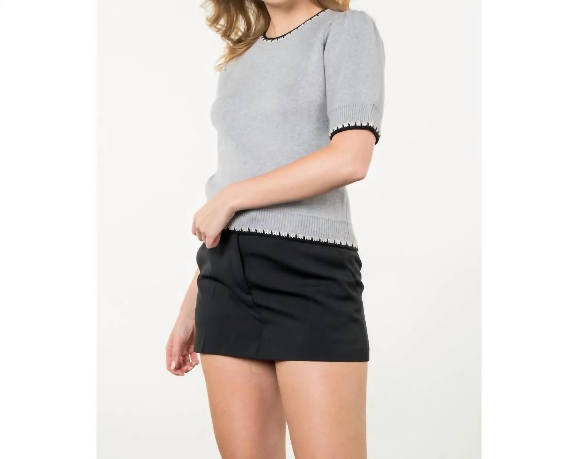 Short Sleeve Knit Top In Grey