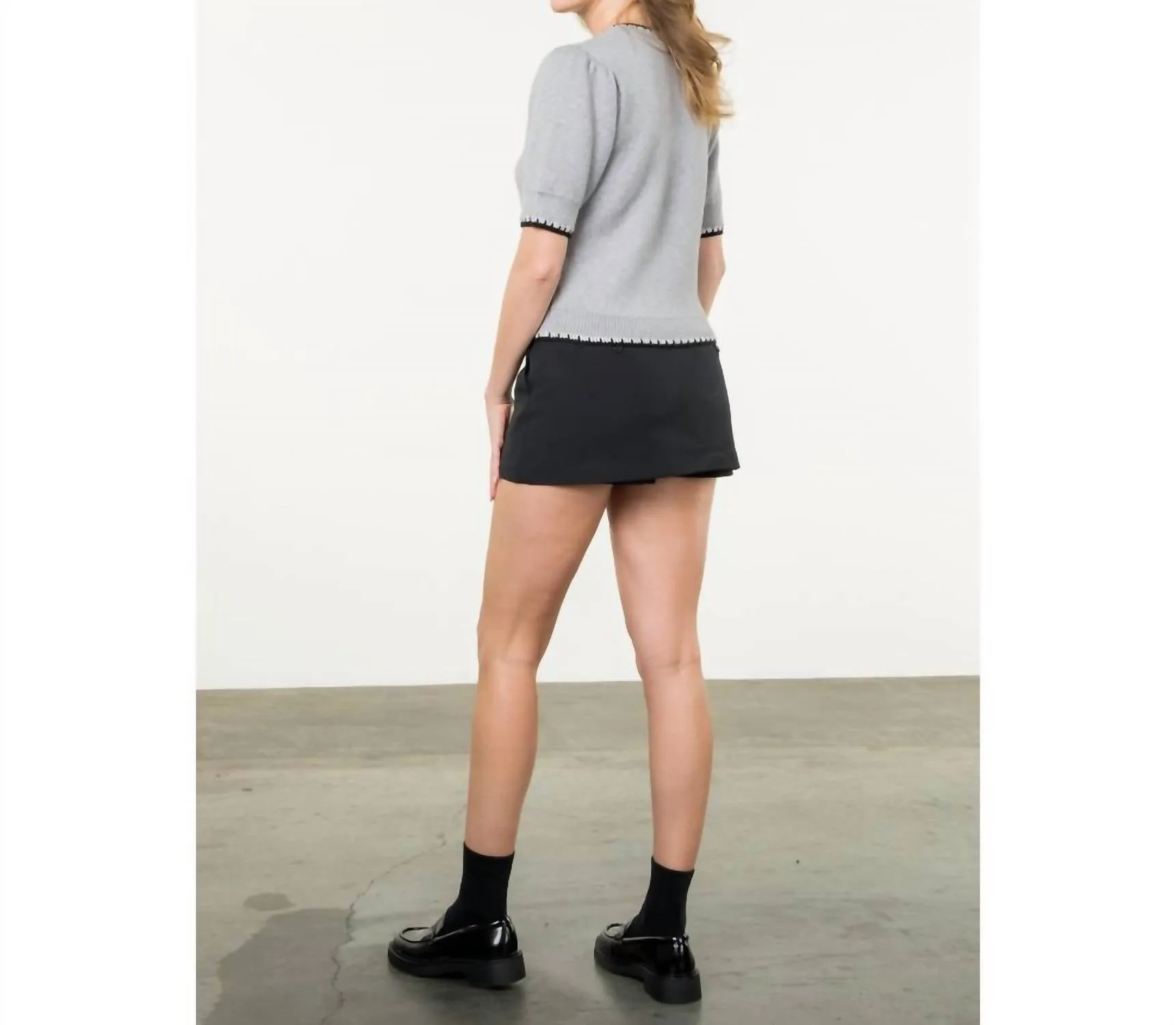 Short Sleeve Knit Top In Grey