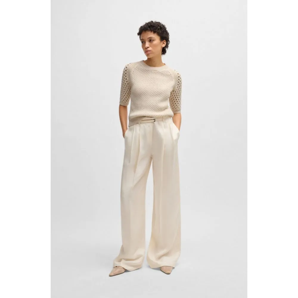 Sweater with mixed knits