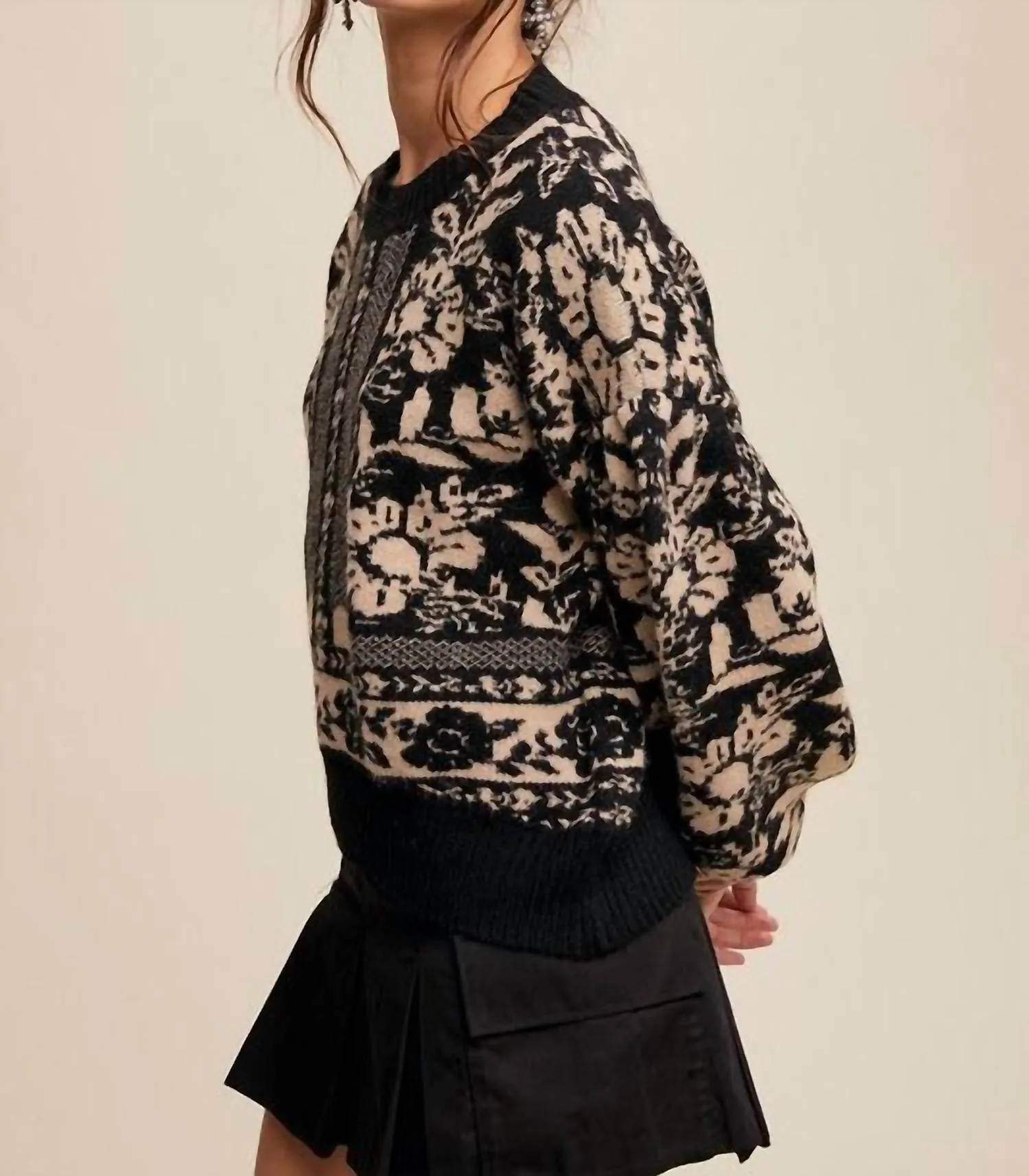 Vintage Flower Crewneck Sweater In Black