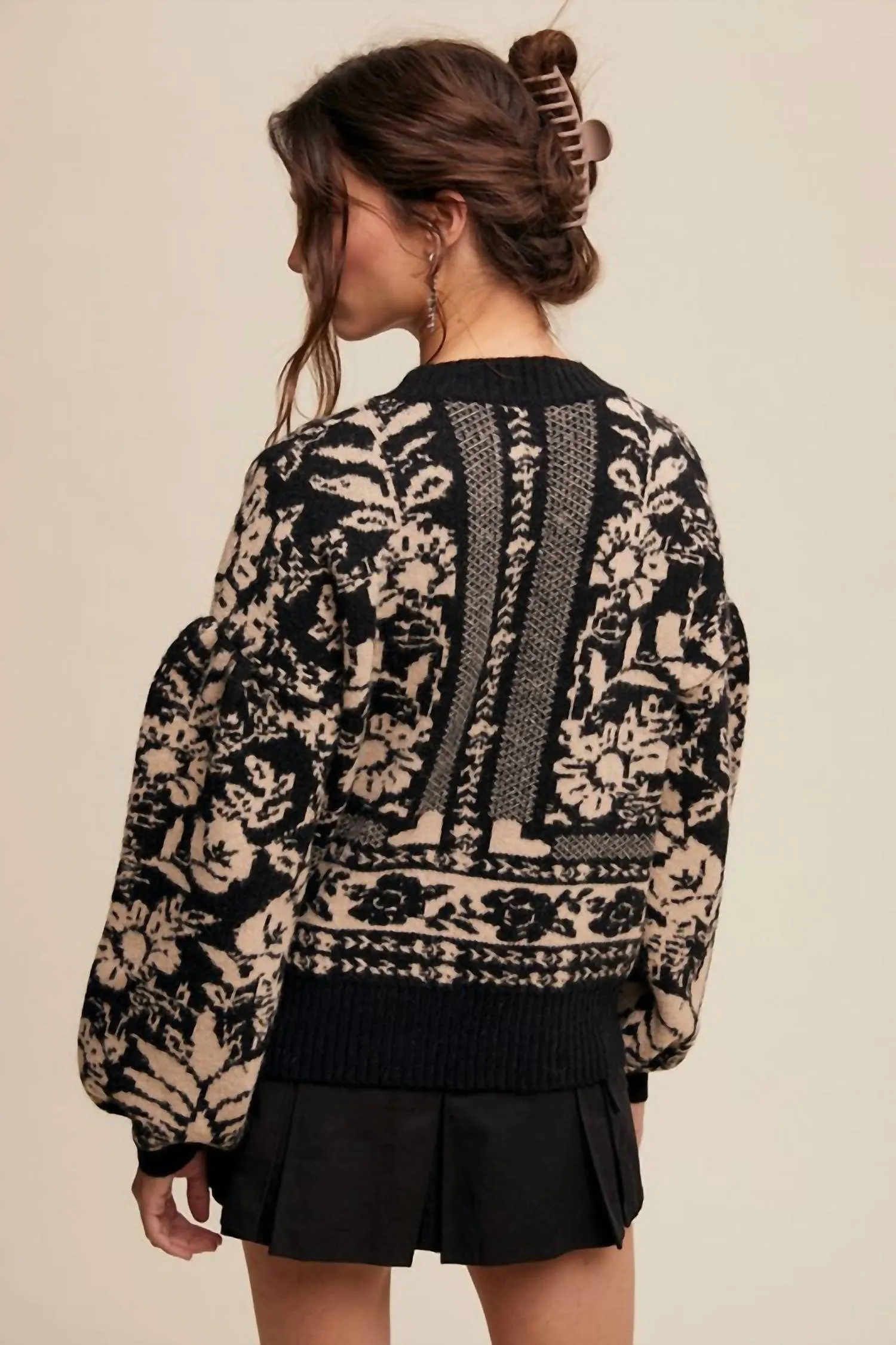 Vintage Flower Crewneck Sweater In Black